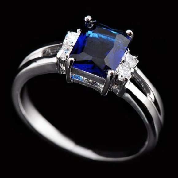 Perfect for your holiday outfits Sapphire blue sz7 - Picture 3 of 4